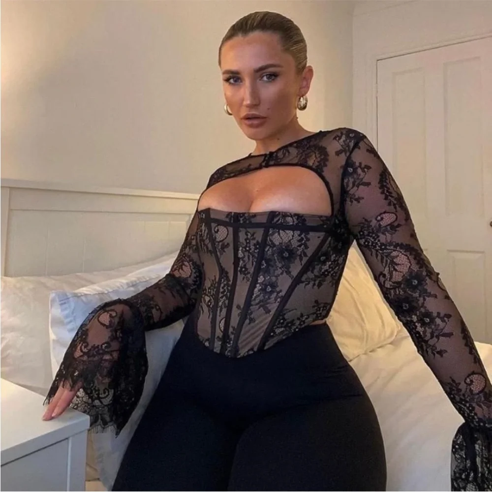 House of CB ‘Brielle’ Black Lace Peplum Sleeve Corset Top